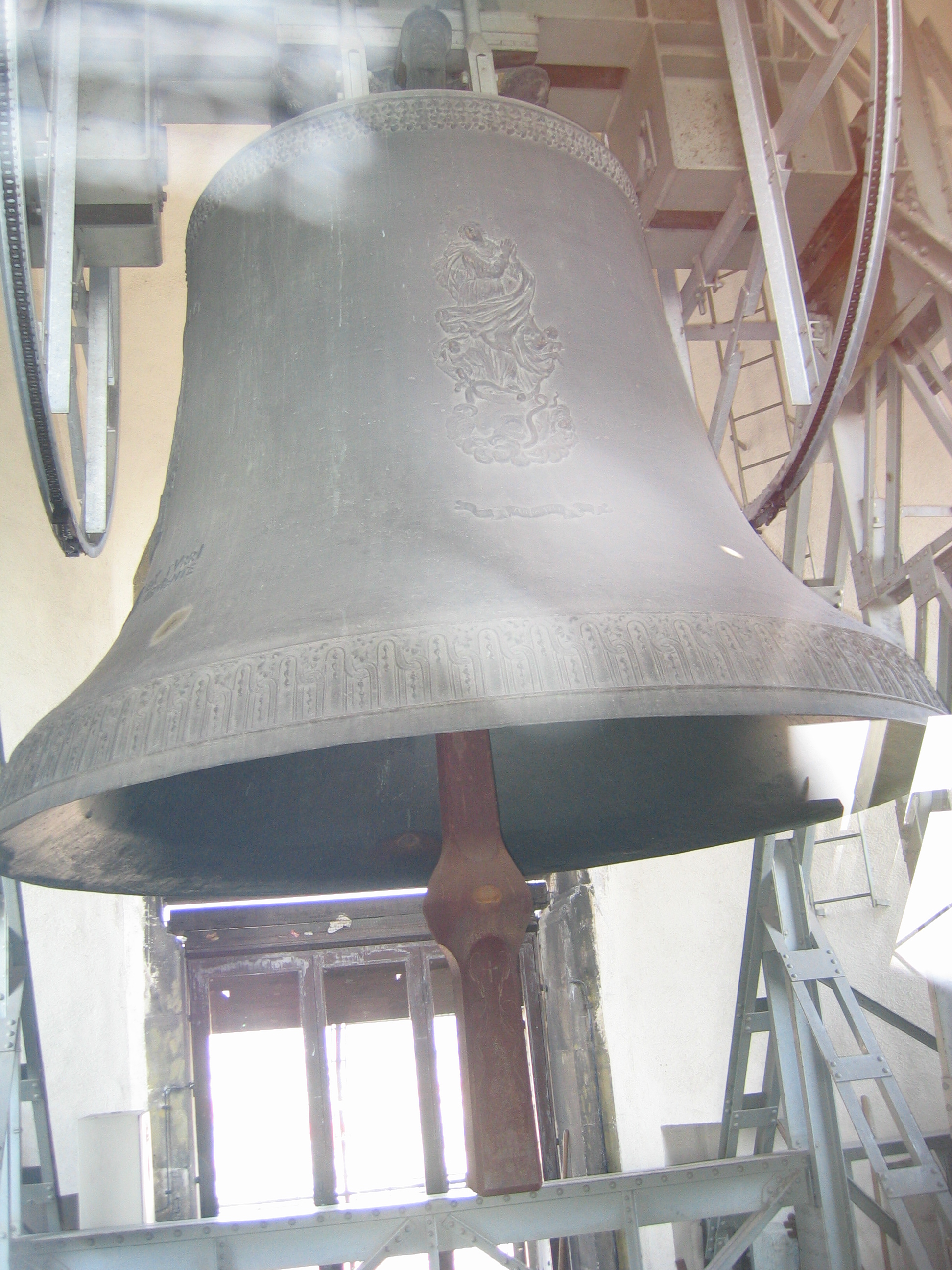 Die Pummerin die gr��te Glocke �sterreichs;